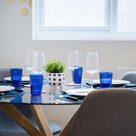 Luxury Apartments Сътън он Сий Екстериор снимка