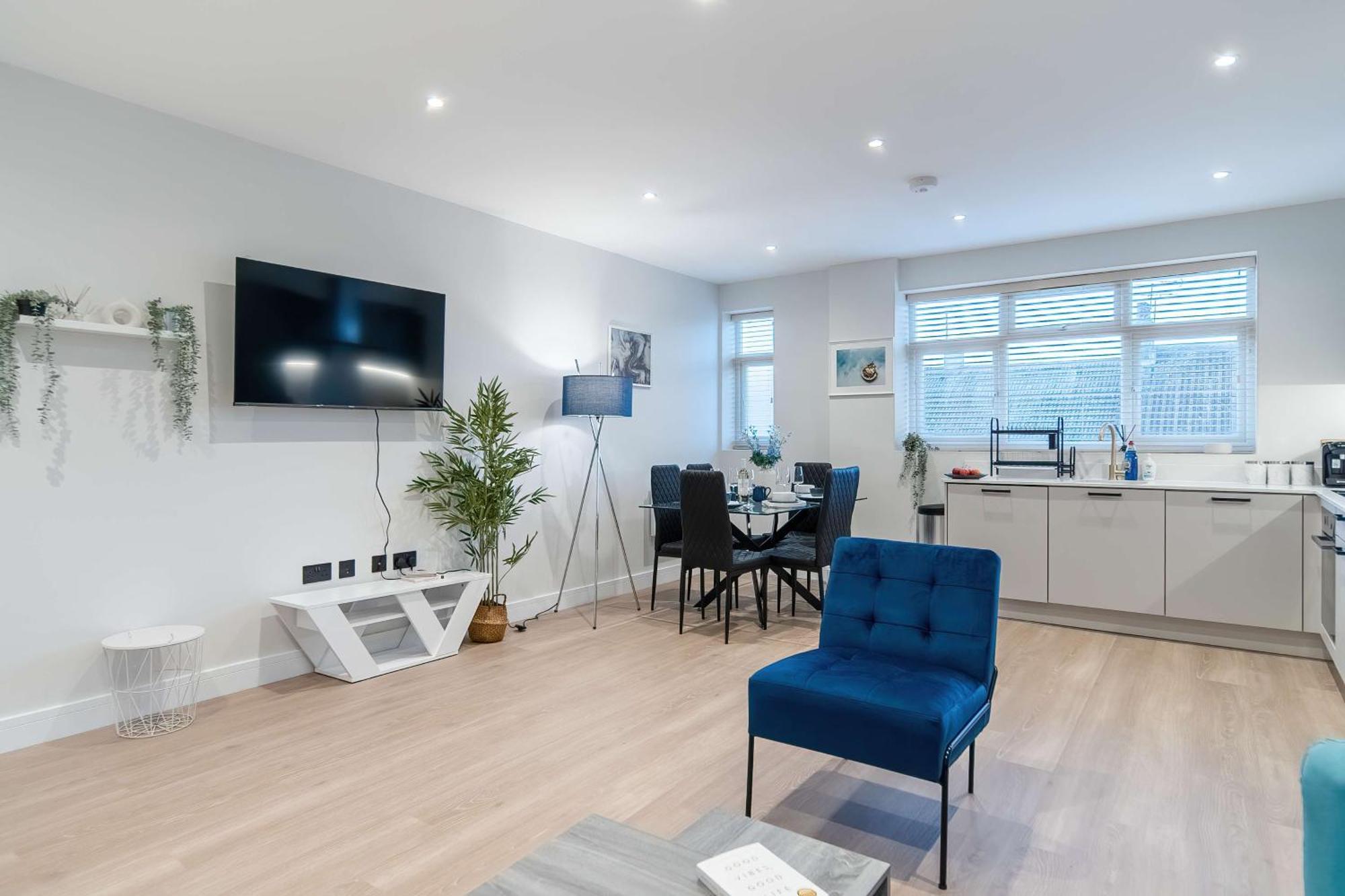 Luxury Apartments Сътън он Сий Екстериор снимка