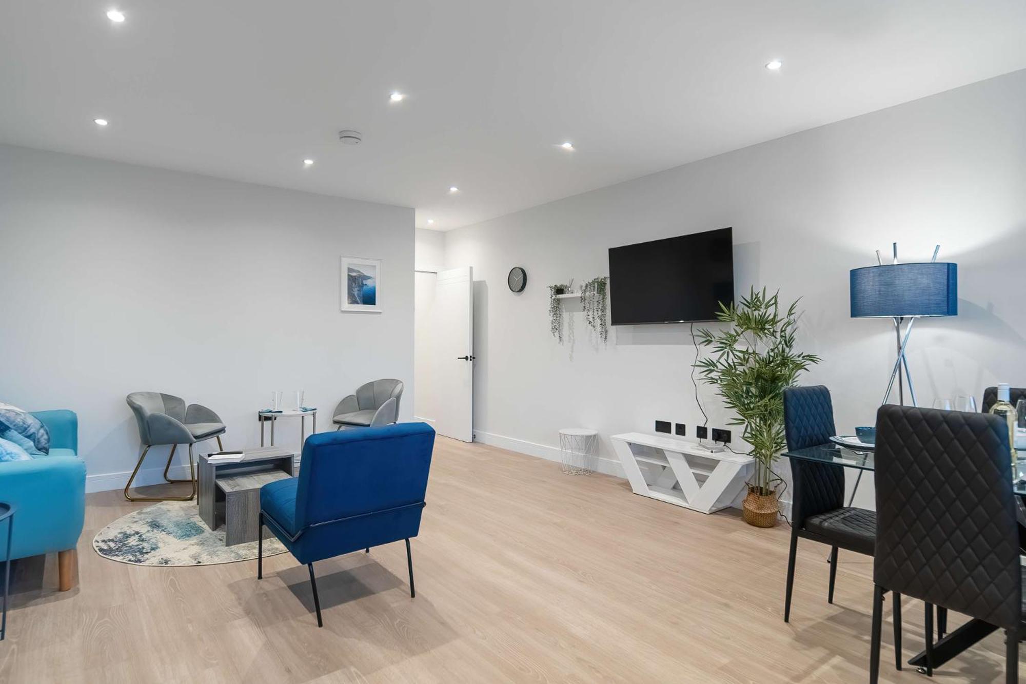 Luxury Apartments Сътън он Сий Екстериор снимка