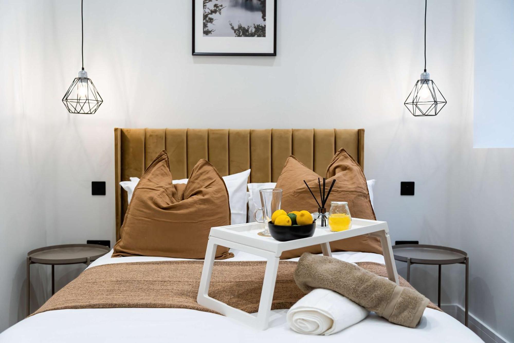 Luxury Apartments Сътън он Сий Екстериор снимка