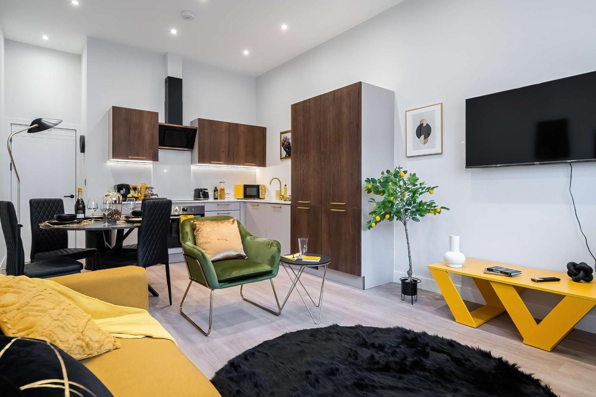 Luxury Apartments Сътън он Сий Екстериор снимка