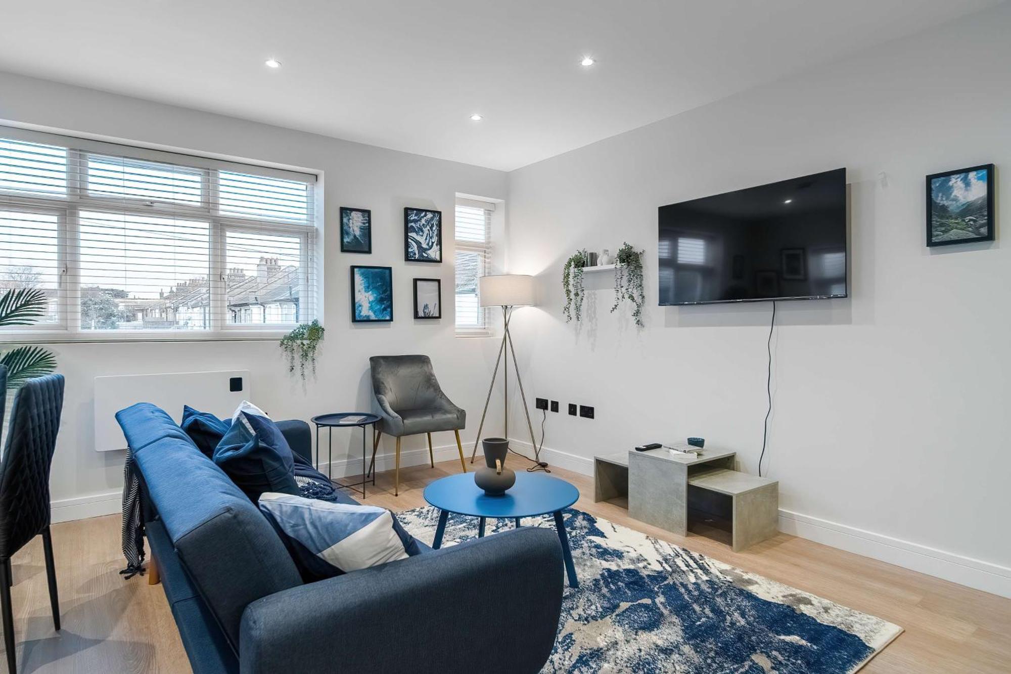 Luxury Apartments Сътън он Сий Екстериор снимка