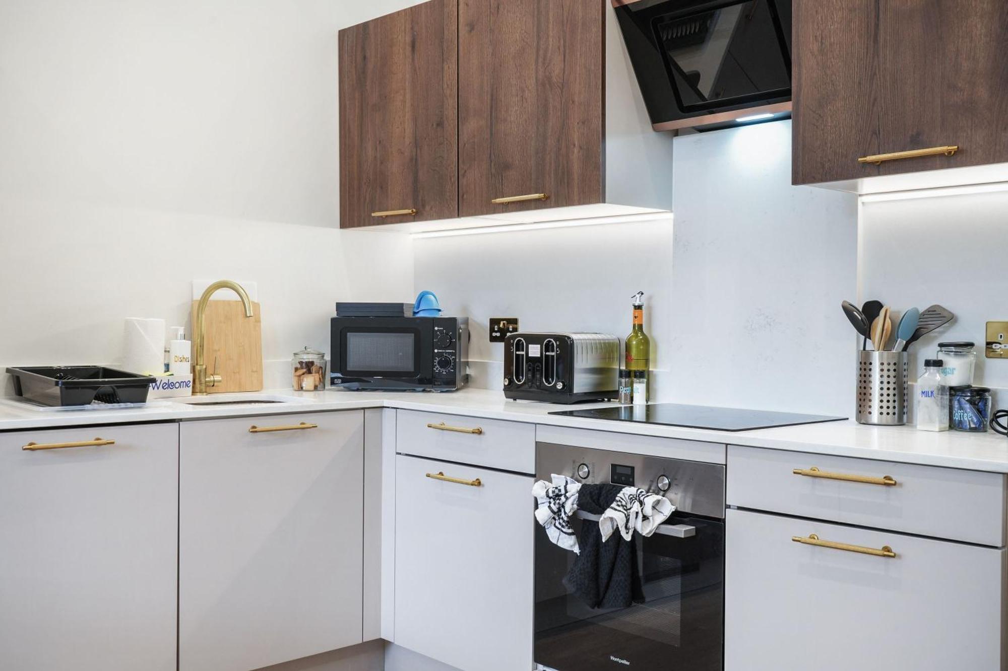 Luxury Apartments Сътън он Сий Екстериор снимка