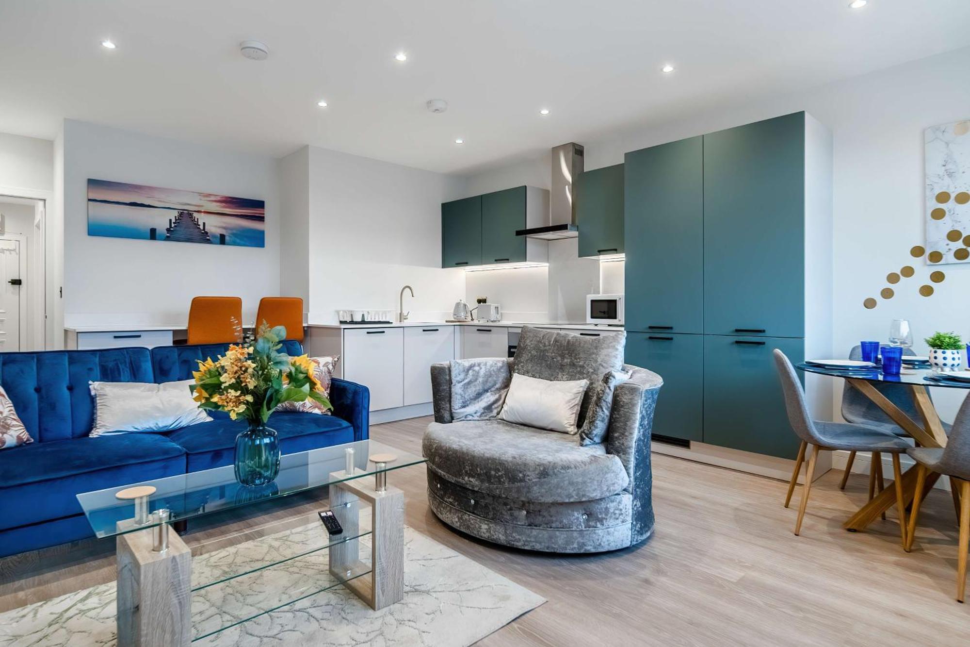 Luxury Apartments Сътън он Сий Екстериор снимка