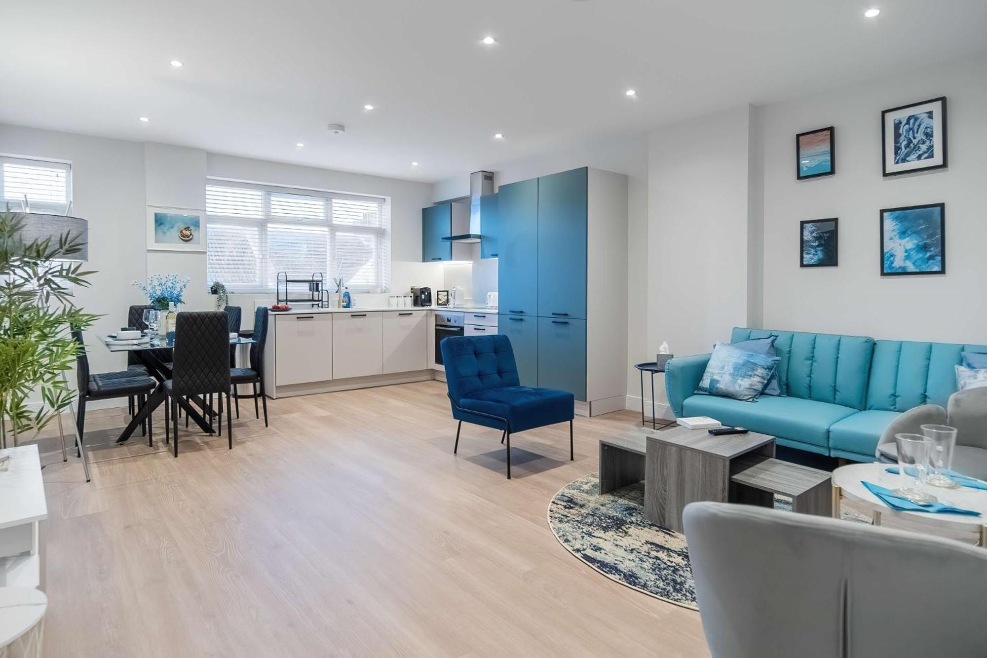 Luxury Apartments Сътън он Сий Екстериор снимка