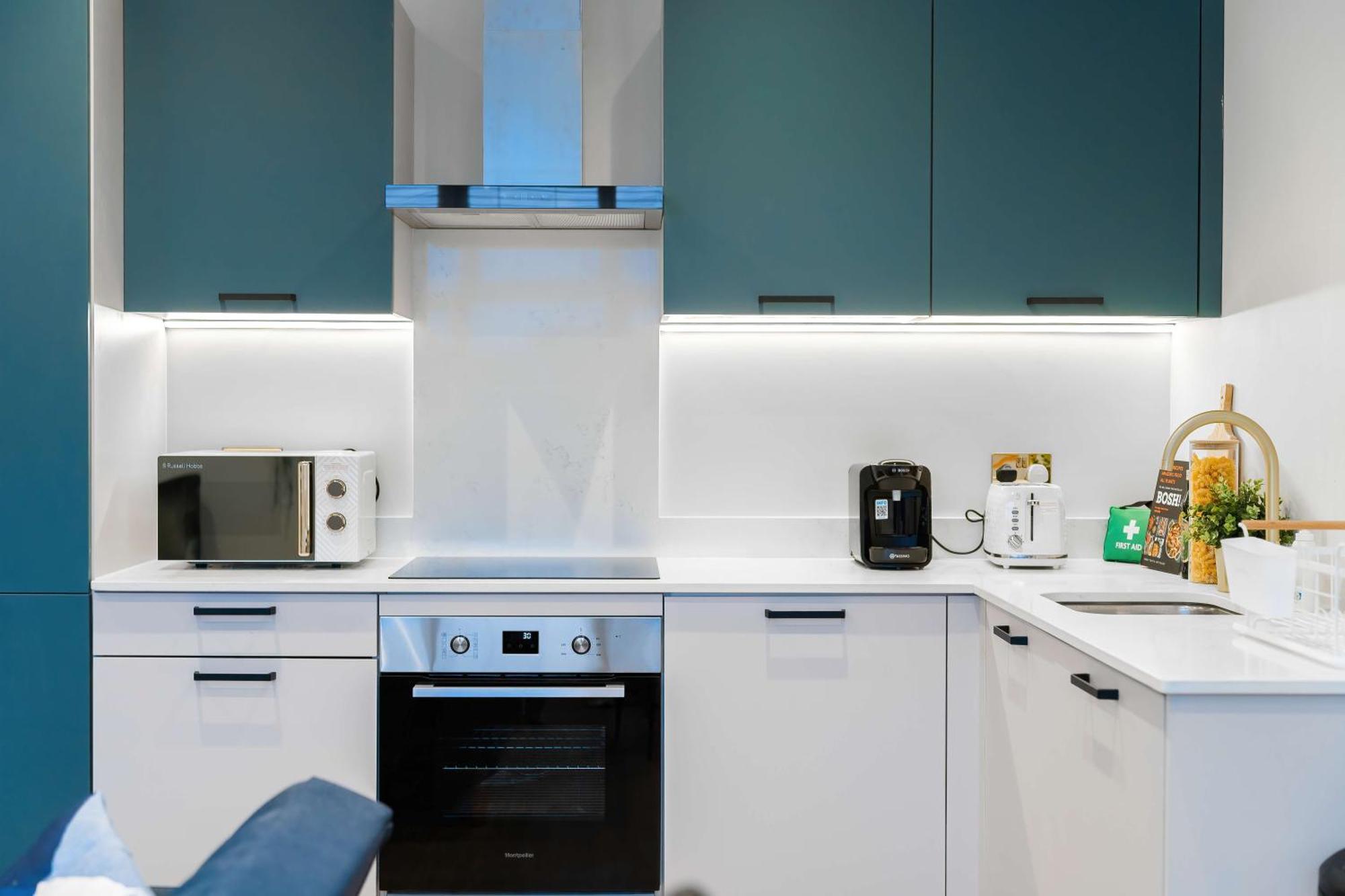 Luxury Apartments Сътън он Сий Екстериор снимка