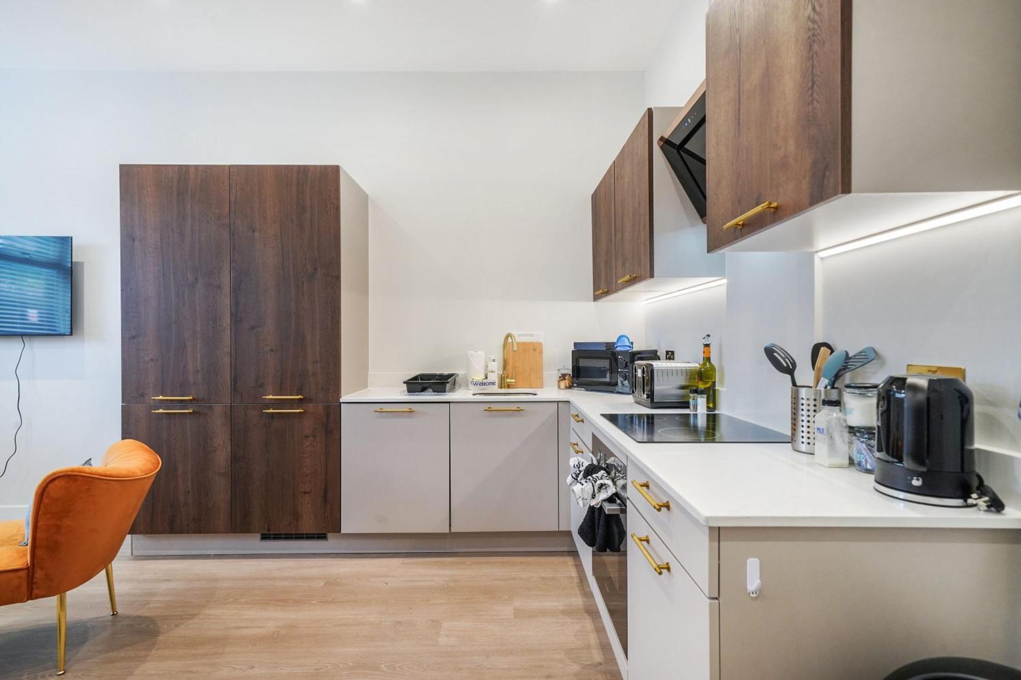 Luxury Apartments Сътън он Сий Екстериор снимка