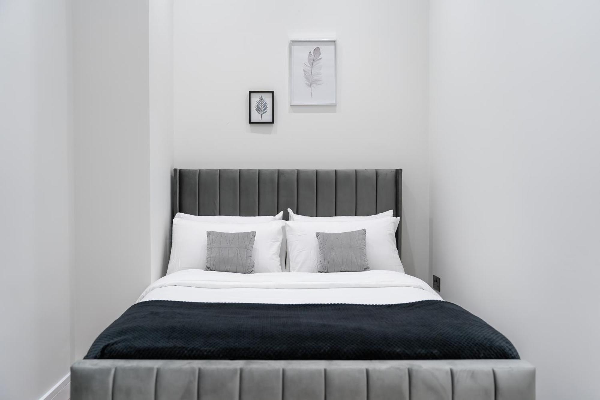 Luxury Apartments Сътън он Сий Екстериор снимка